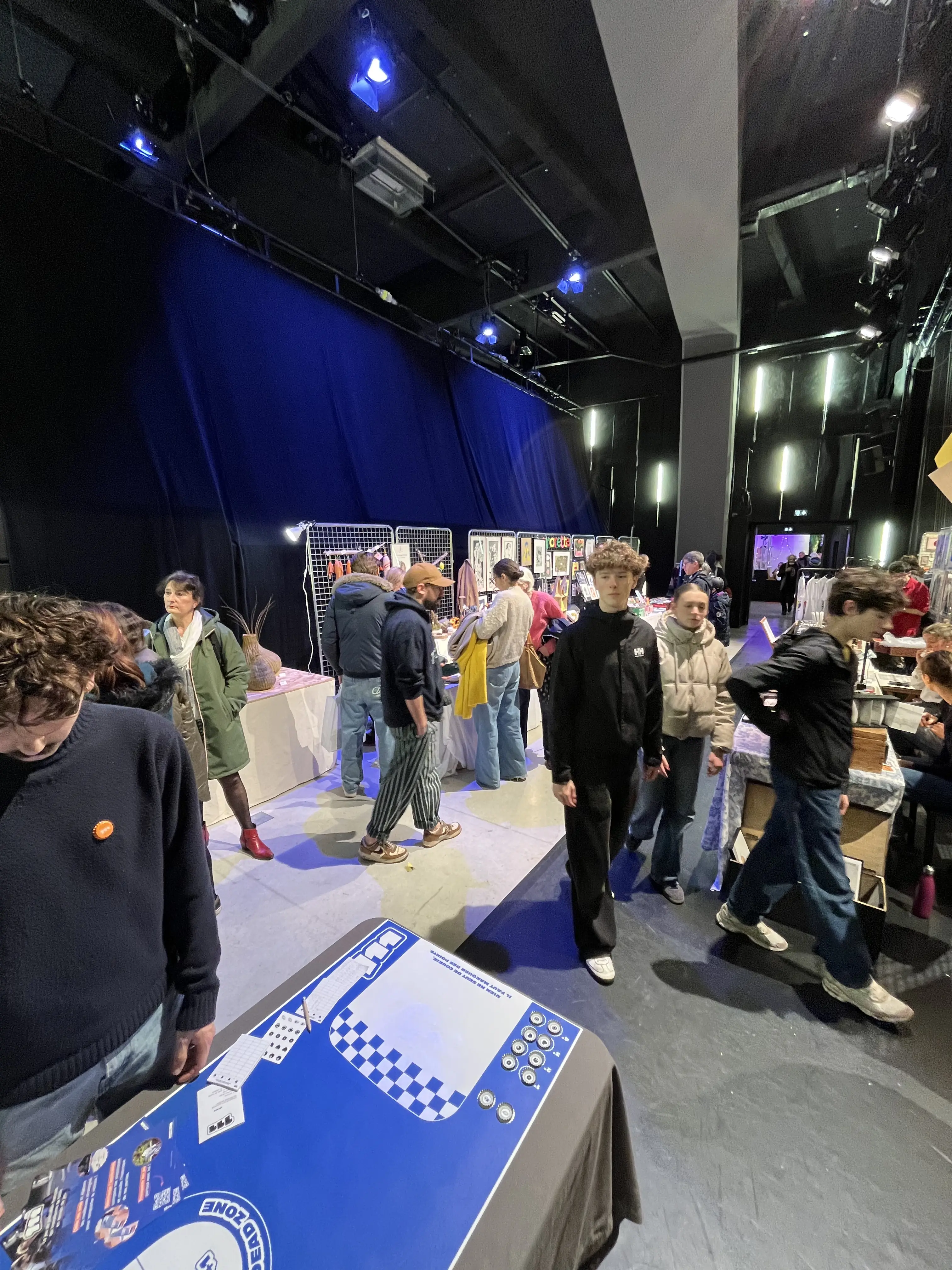 HyperNoël, Hyper Noël, hyper noel, le Cellier, Reims, marché de Noël, créateurs, artisans, art, Jeux d'adresse, Jeux de société, J2S, Le 111, 111, US&DS, un seau et du sable, seau de sable, seau sable, seau et sable, du seau du sable