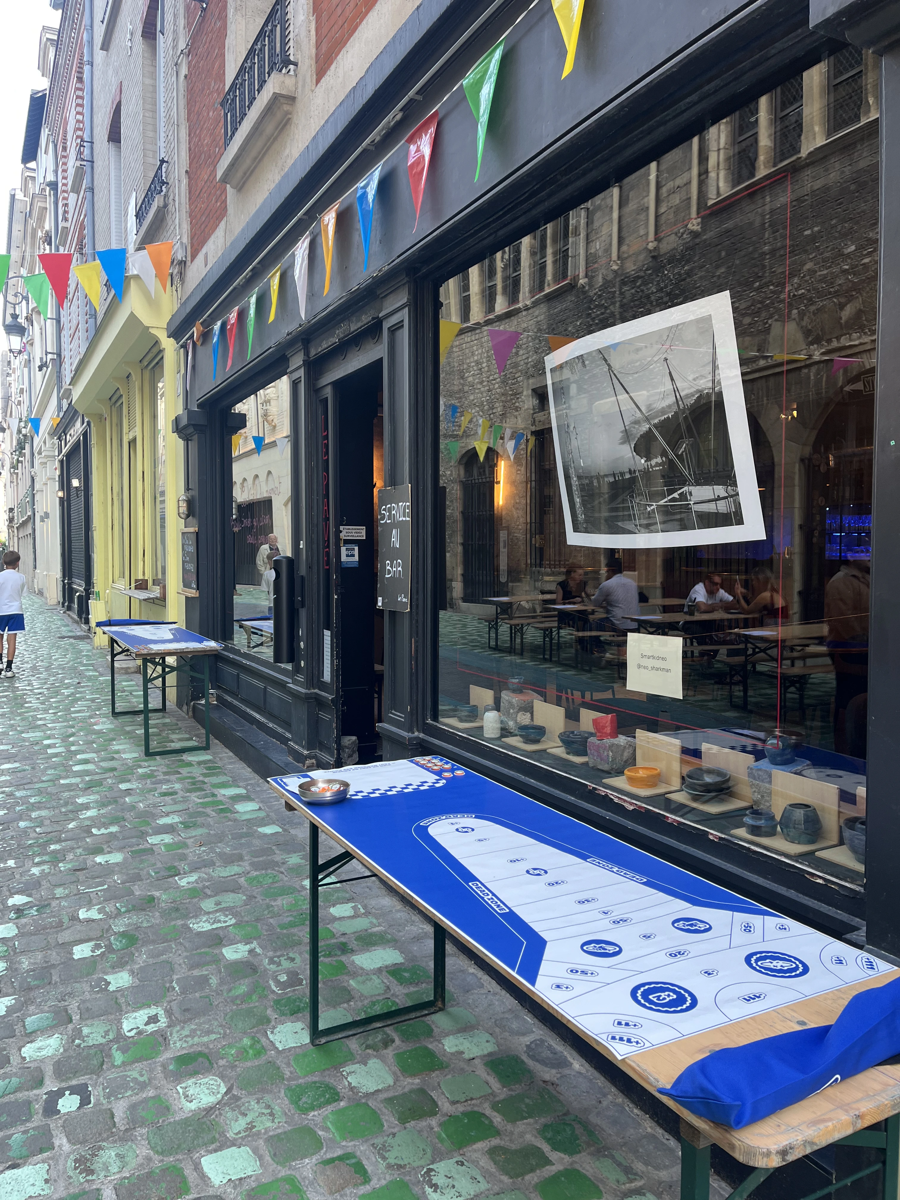 Le Pavé, Bar, Bar d'ambiance, Fléchettes, Bières, soirée jeux, Jeux d'adresse, Jeux de société, J2S, Le 111, 111, US&DS, un seau et du sable