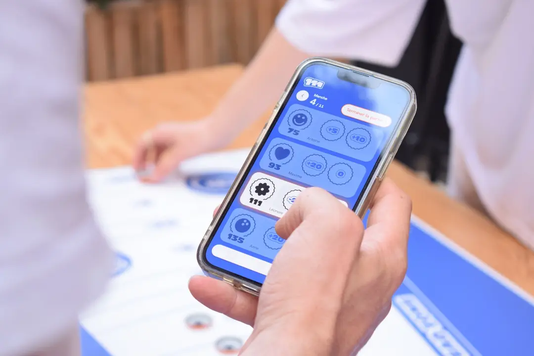 l'application 111 qui compte les points automatiquement, comparer les statistiques, compétition, historique des parties, gérer les scores, le 111, 111 le jeu, un seau et du sable, seau sable, us&ds